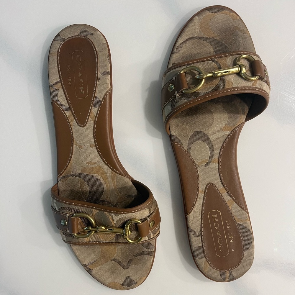 Coach flats